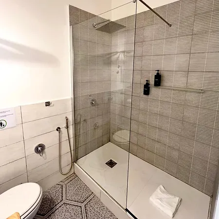 Parlamento Historic Center Bathroom En-suite * רומא