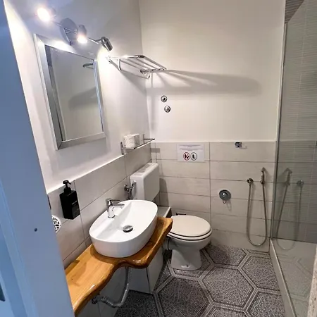Parlamento Historic Center Bathroom En-suite *
